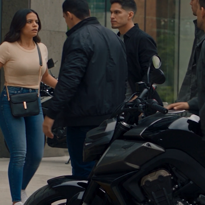 Bryan, Mauro y Diego despojaron a Valeria de sus pertenencias