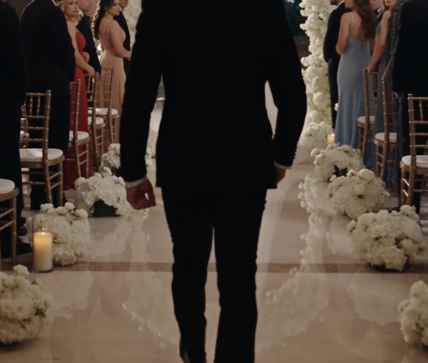 Escuchó que su novia solo quería su dinero y la expuso en el altar