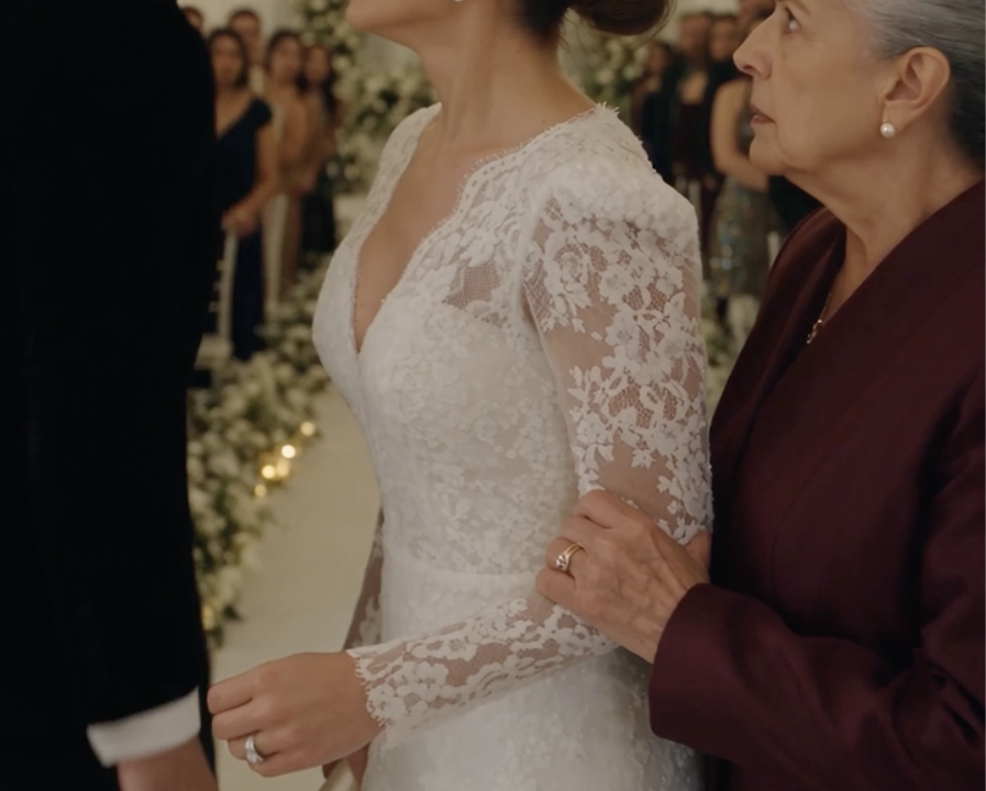 Novia llevaba anillo falso y novio detuvo boda por secreto familiar